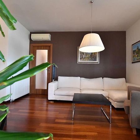 City Penthouse Vita 普拉 外观 照片