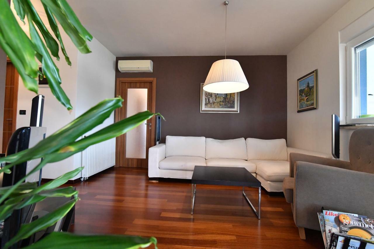 City Penthouse Vita 普拉 外观 照片