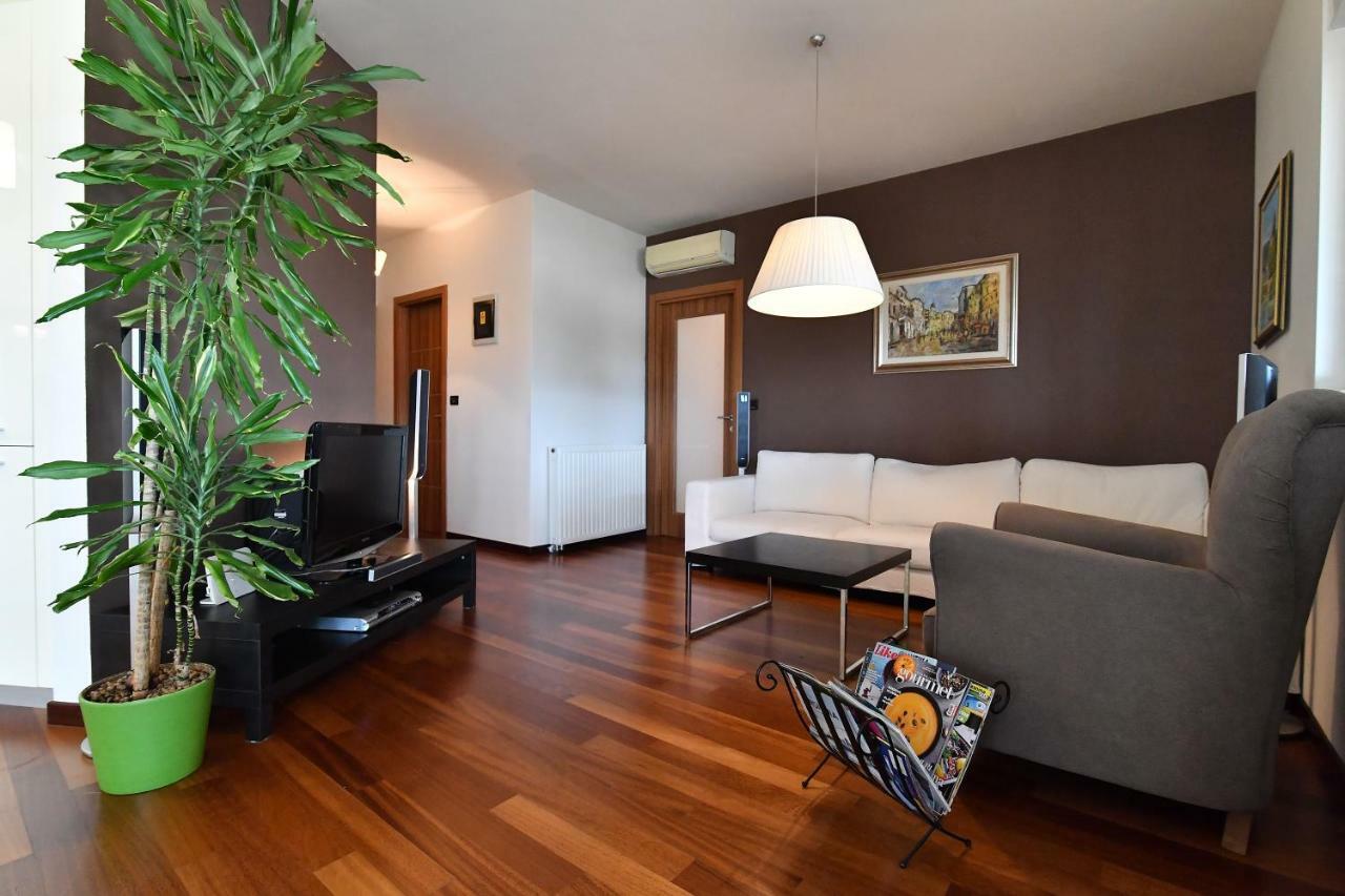 City Penthouse Vita 普拉 外观 照片